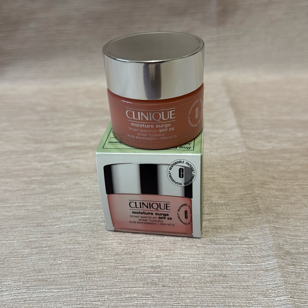 Clinique Moisture Surge Sheer Hydrator - Pink